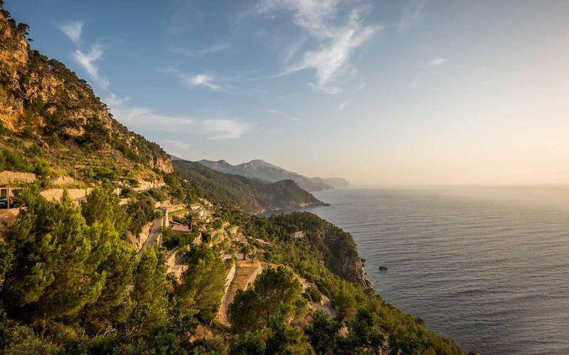 Shield Your Home Office: DIY Faraday Cage for Ultimate Protection