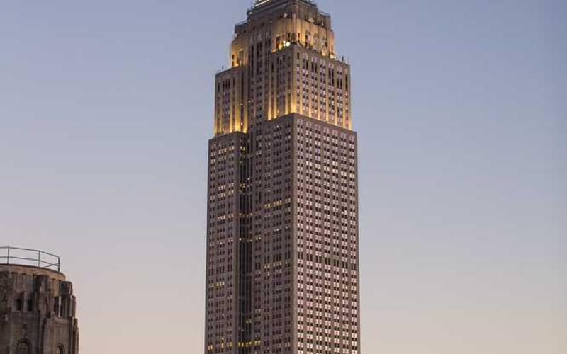 Unleash the Power of Offline LLMs: Llama 3 vs Mistral Showdown