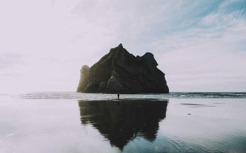 Unmasking Deception: How to Identify Fake Videos & Images